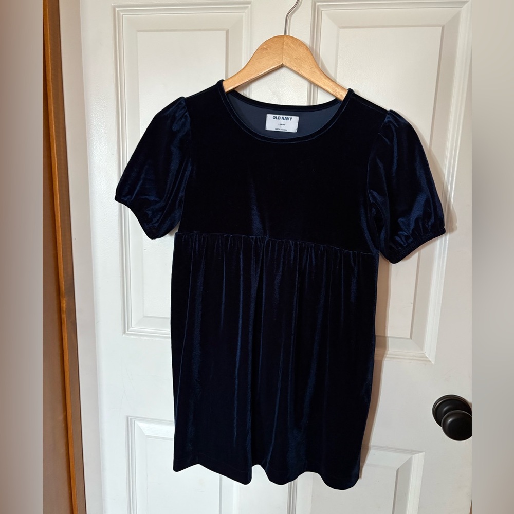 Old Navy girl’s Navy blue Velour dress size Large (10-12)